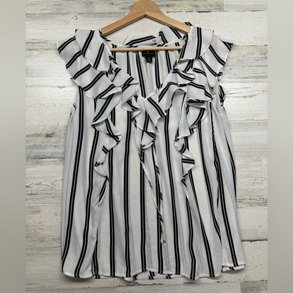 Worthington Striped Ruffle Sleeveless Black & White Blouse Women's Medium - Picture 2 of 6